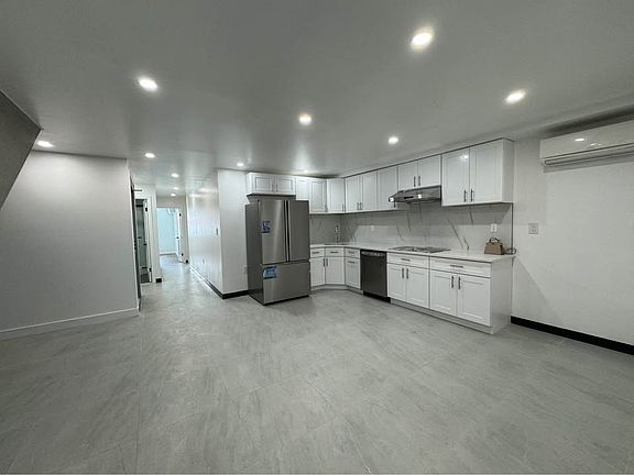 4th image of 7235 Hillmeyer Ave #1