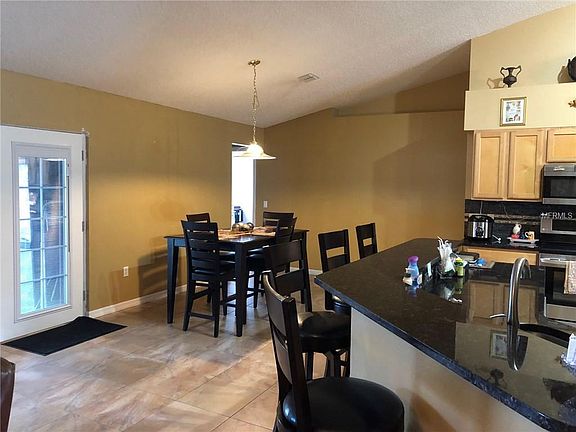 5th image of 1123 W Seagate Dr