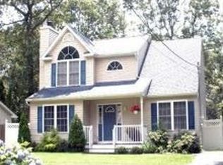 20 Moriches Ave, Mastic, NY 11950