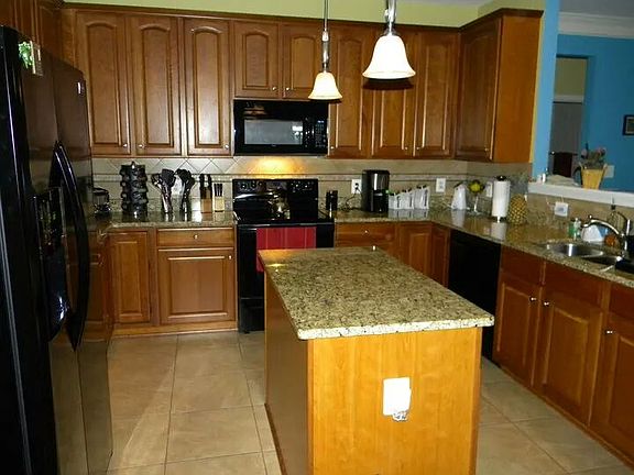2nd image of 2996 Myrtlewood Dr