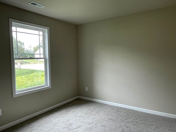 5th image of 93 Perkins Ave