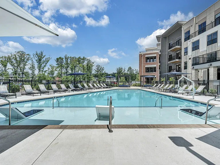 Luxe 360 on Centerpointe — Photo 57