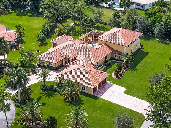 2nd image of 7572 NW 50th Ct
