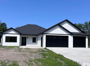 316 4th Ave SW, Hankinson, ND 58041