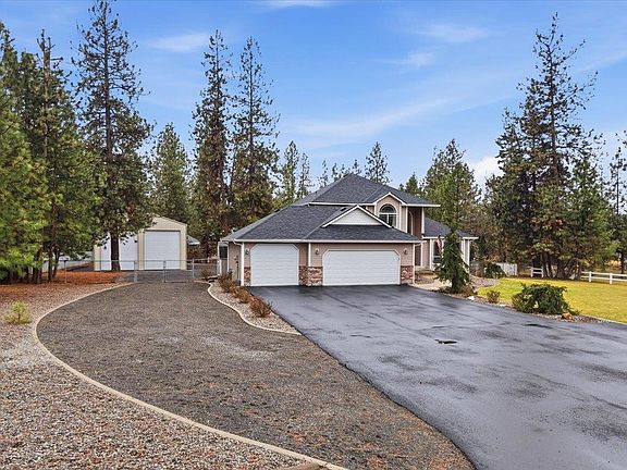 2nd image of 6215 Moriah Dr
