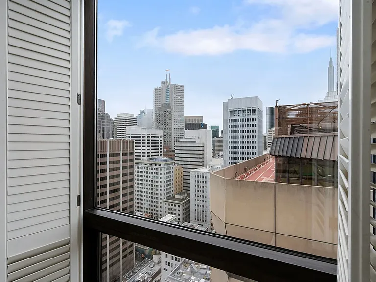 611 Washington St #2305 — Photo 28