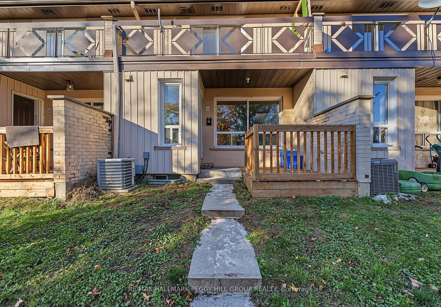 3 bed, $2,200 — Photo 1