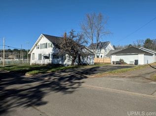 1106 N 3rd Ave, Iron River, MI 49935