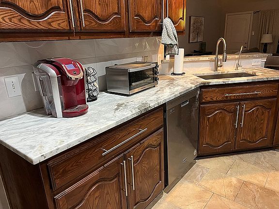 5th image of 8102 Cove Timbers Ln