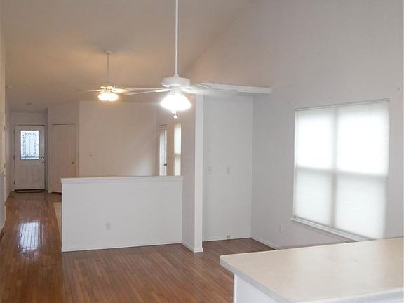 5th image of 24 Lienemann Ct