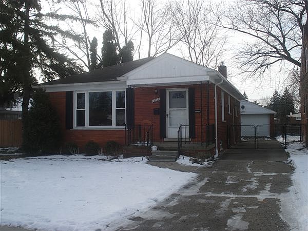 Welcome To 22506 Rosedale!