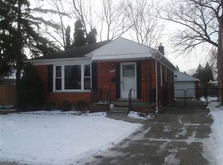 22506 Rosedale St, Saint Clair Shores, MI 48080