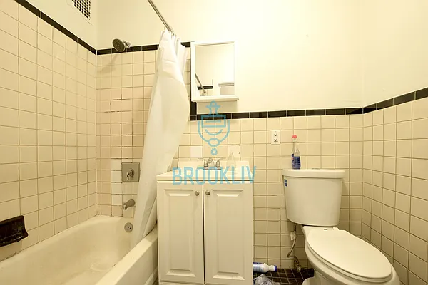 Rented by null | media 32