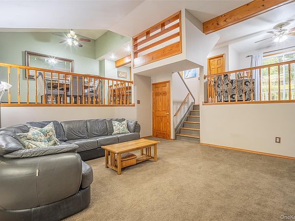 4th image of 22 Hemlock Court