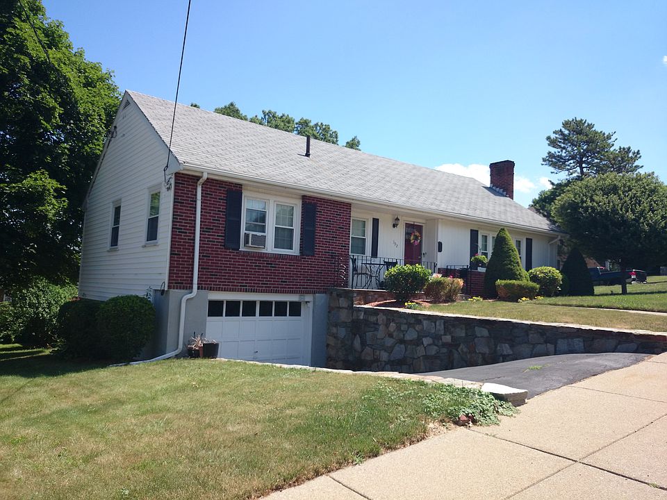 2nd image of 392 Park St