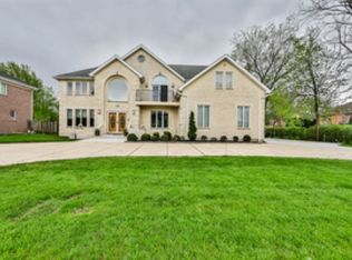 3445 Crescent Ln, Glenview, IL 60026