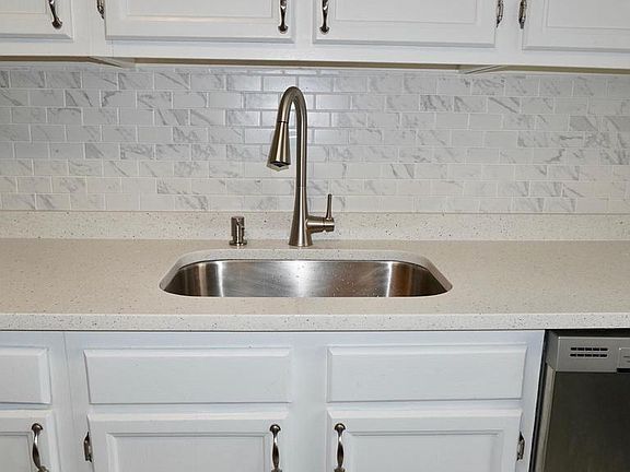 2nd image of 758 Quince Orchard Blvd #10