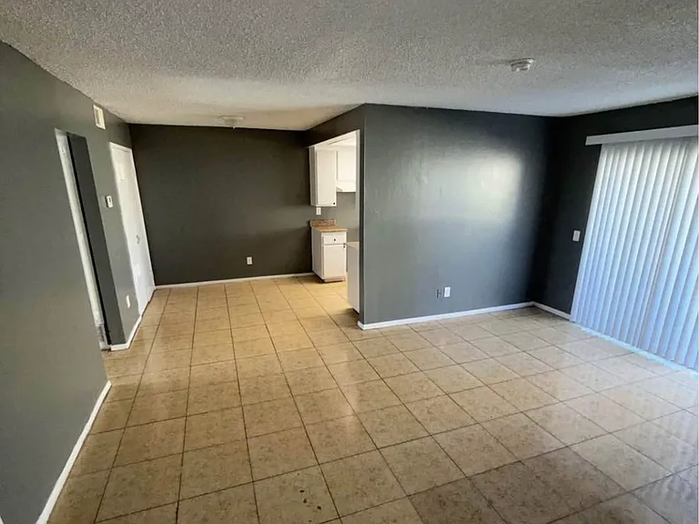 862 E Main St #862 — Photo 1