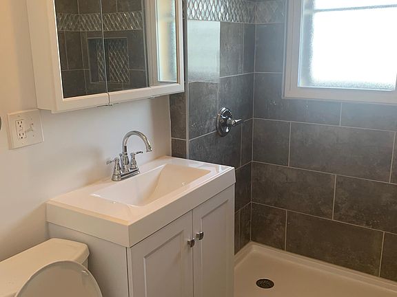 5th image of 1720 W 66th St Floor 1