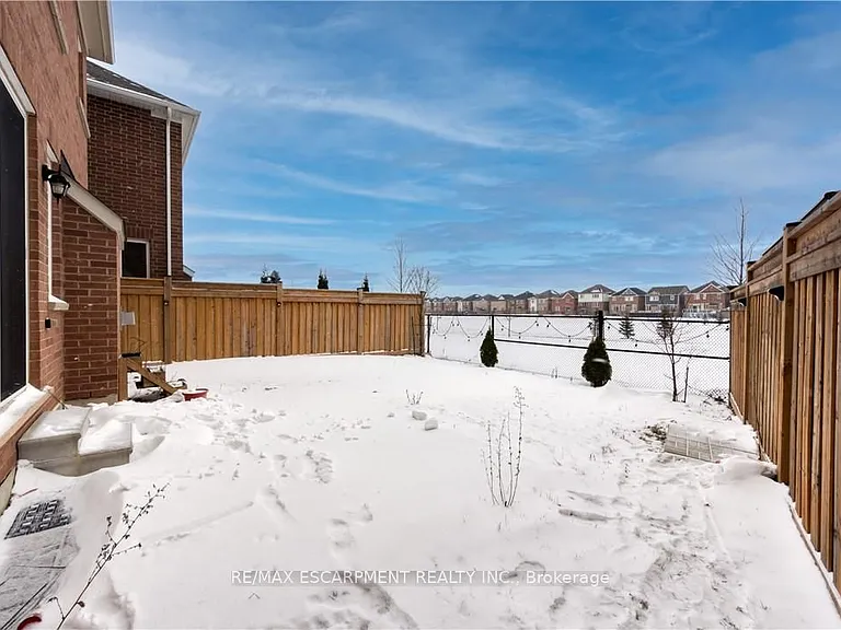 75 Forest Ridge Ave — Photo 43