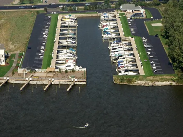 910 W Savidge St #45, Spring Lake, MI 49456