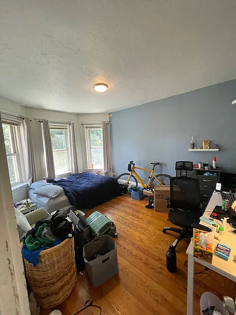 3 bed, 1600 sqft, $3,200 — Photo 3
