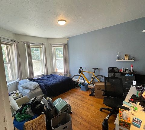 3rd image of 4 Litchfield St #2T