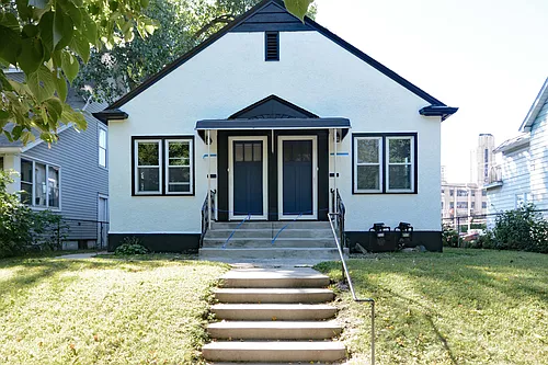 1208 Sherburne Ave Photo 1