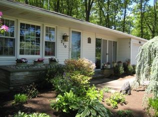 210 Yoder Rd, Harleysville, PA 19438