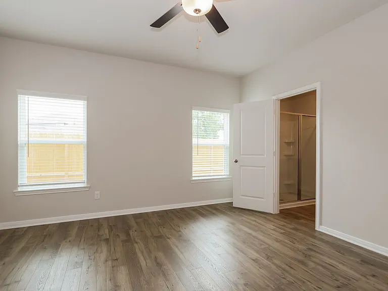 15667 Plum Brook Dr — Photo 11