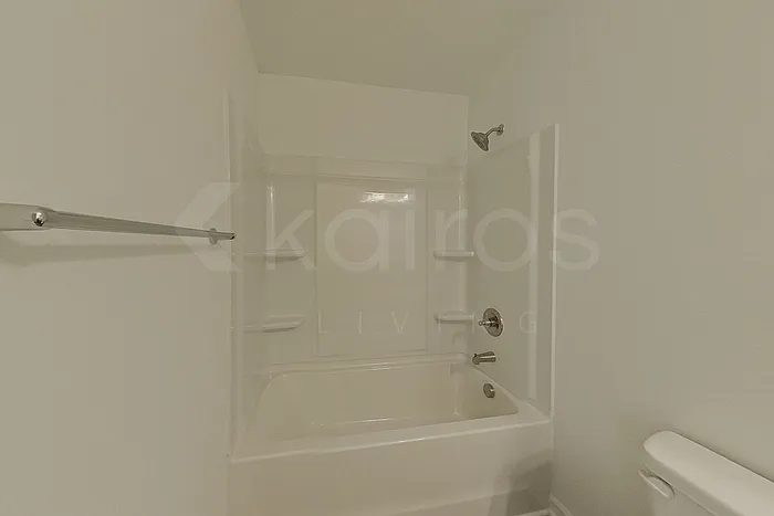 100 English Oak Ln — Photo 14