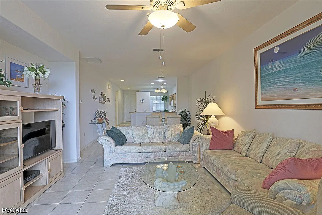 2 bed, 2.0 bath, 1373 sqft, $3,375 — Photo 3