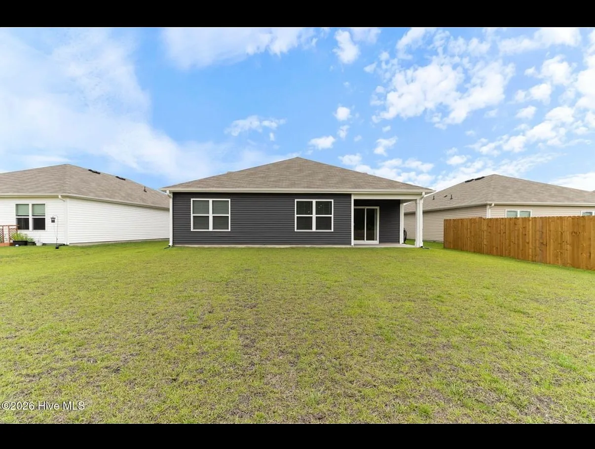 4 bed, 1774 sqft, $2,300 — Photo 4