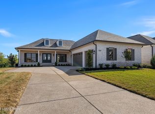 130 Noblewood Blvd, Jeffersonville, IN 47130