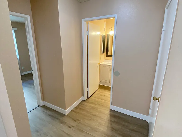 2475 Cedar Ave #C — Photo 5