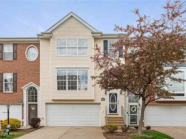 10522 Forest Hill Dr, Wexford, PA 15090