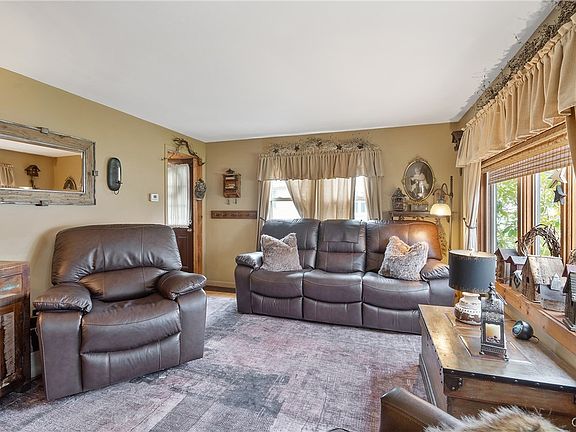 4th image of 204 Stonefield Rd