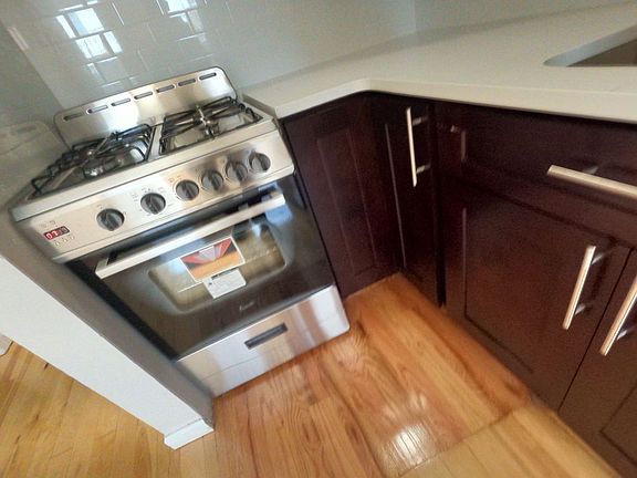 3rd image of 119 Ludlow St APT 5F