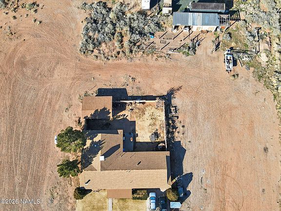 3rd image of 2501 Mountain Dr