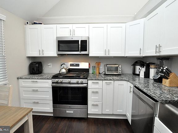 4th image of 309 Cinnaminson Ave