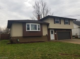 13899 Starlite Dr, Brookpark, OH 44142