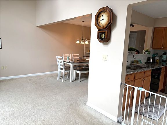 5th image of 605 Berrington Ct