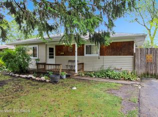 215 Cindy Ln, Wheeling, IL 60090