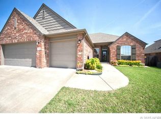 2724 W Pensacola St, Broken Arrow, OK 74011