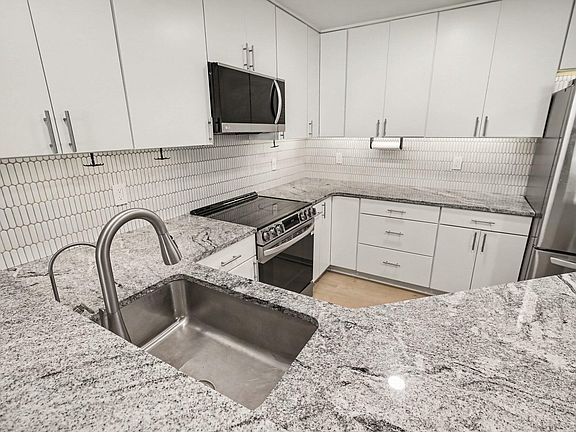 5th image of 1353 Millbrook Trl