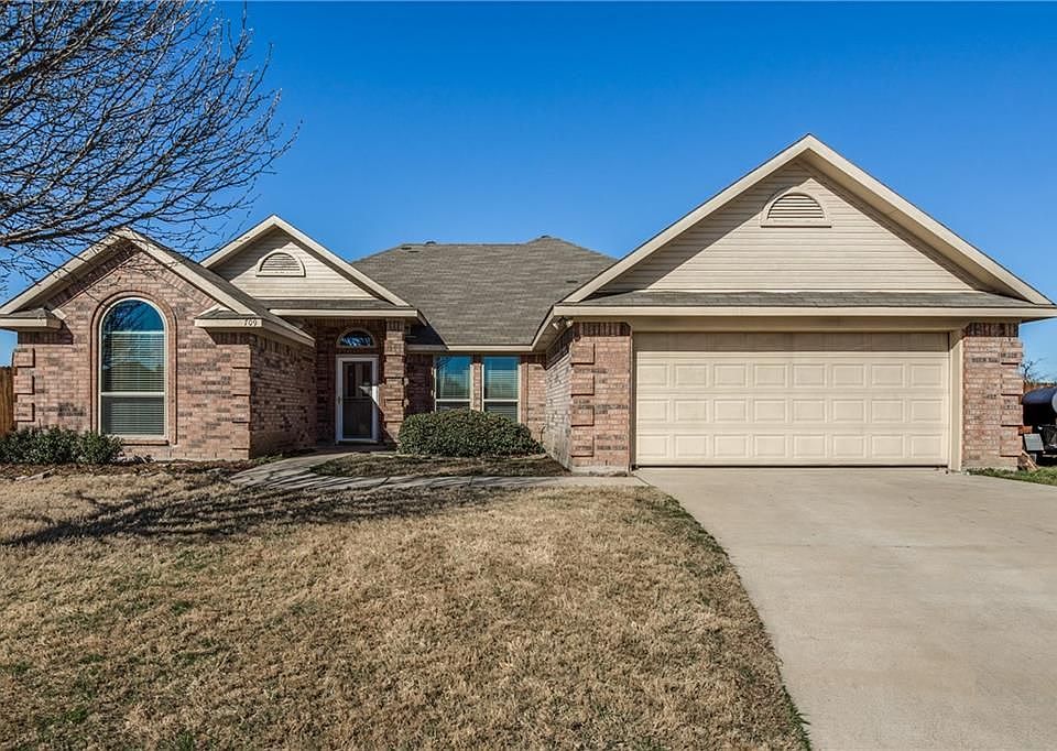 1st image of 709 Dickerson Cir