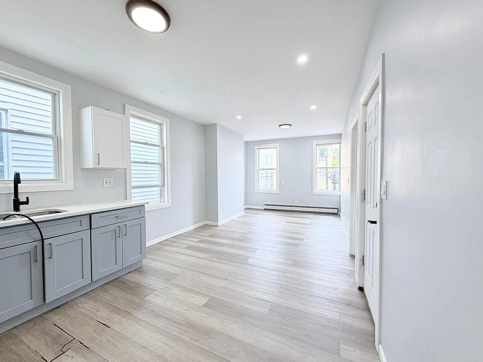 91 Stevens Ave — Photo 2