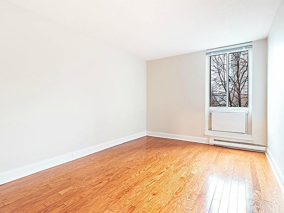 5th image of 580 Main St APT 1040