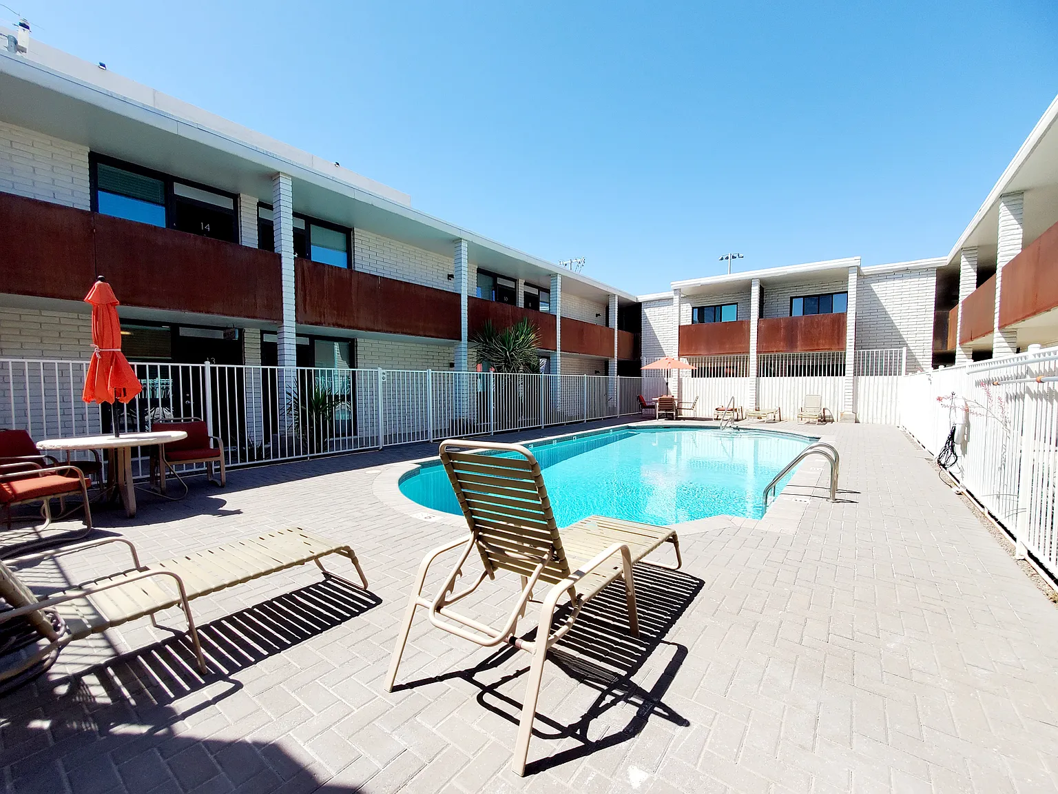 Studio, 425 sqft, $899 — Photo 4