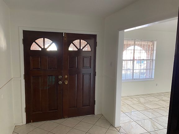 3rd image of 107 Northwind Dr